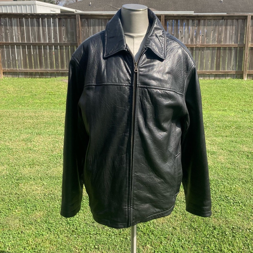 John Henry Preowned black leather jacket size medium zip up with side pockets